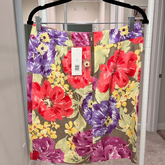 NWT Banana Republic Floral Pencil Skirt size 8P - Picture 10 of 16